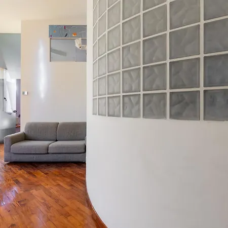Modern With Mezzanine By Wonderful Italy Boloňa